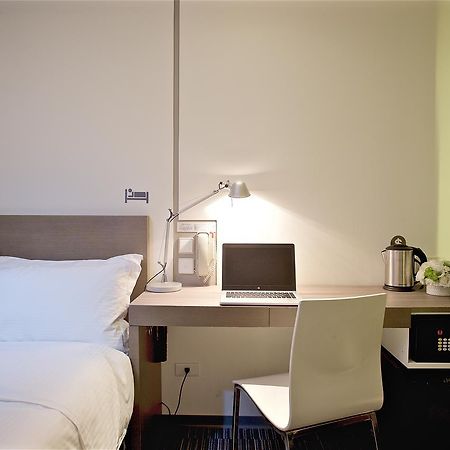 Just Sleep - Lin Sen Hotel Tajpej Kültér fotó